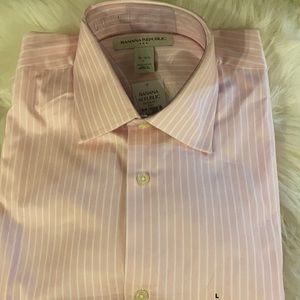 New Banana Republic  men’s Long sleeve dress shirt size large 16 -16 1/2
